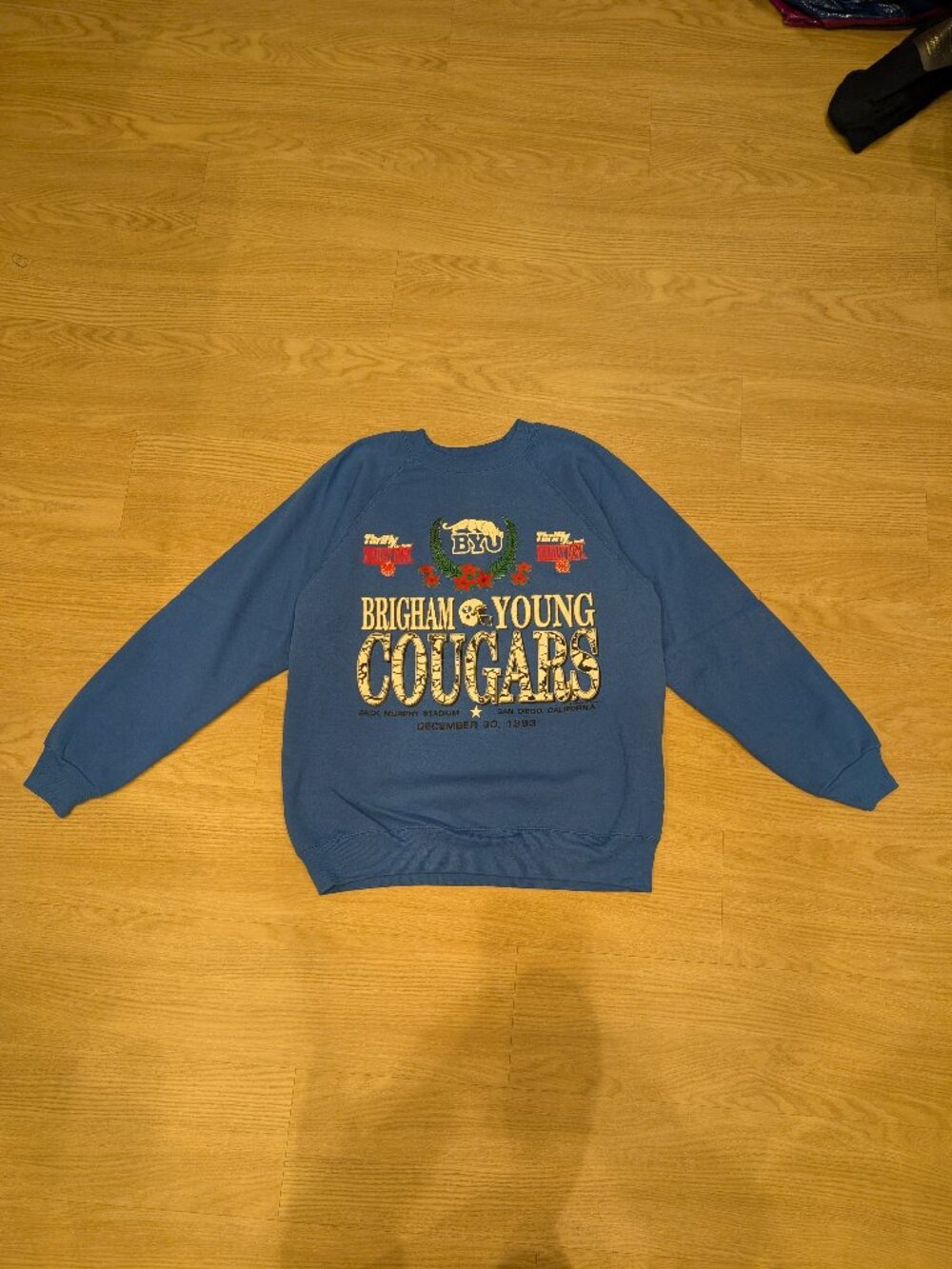 VINTAGE 90s Hanes BYU Cougars 1993 Holiday Bowl Sweatshirt Blue Mens Large Retro
